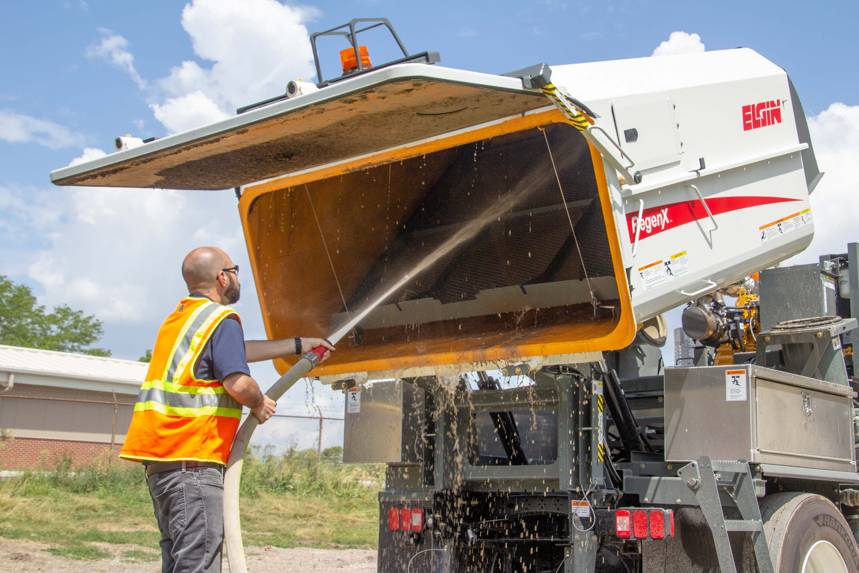RegenX Regenerative Air Sweeper | Mid Dump Sweeper